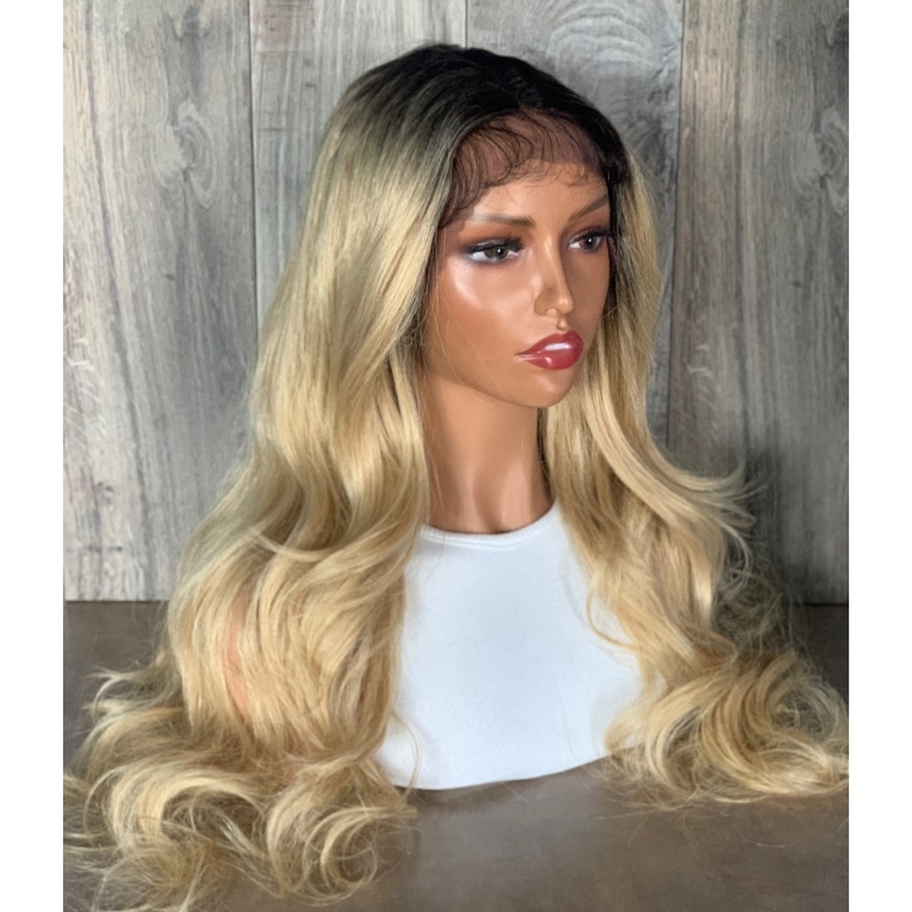 Ombre Blonde Bodywave Lace Front Wig - Picture 2 of 8